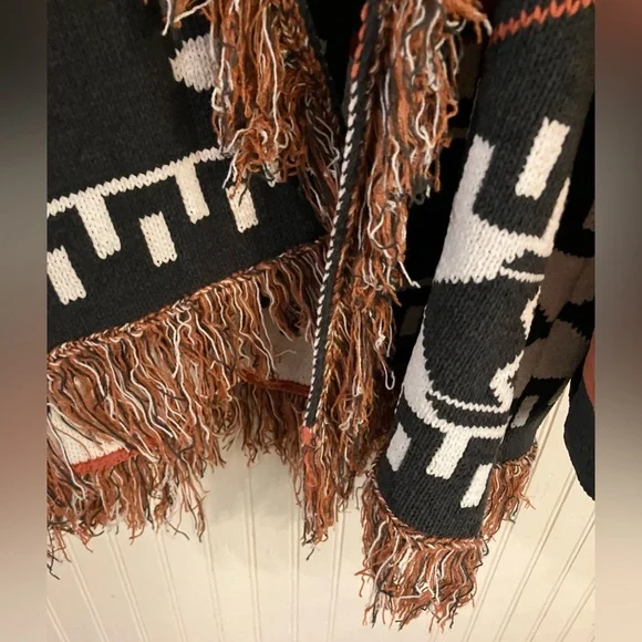 NWOT POL Black, Rust-Orange and White Aztec style Fringed Chenille Cardigan - Picture 6 of 7